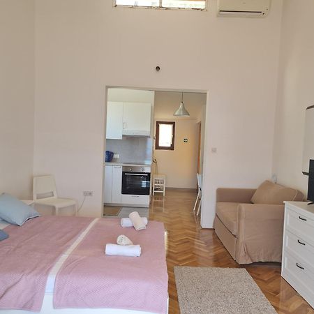 Apartments Apartmani Pintar Mimice Esterno foto