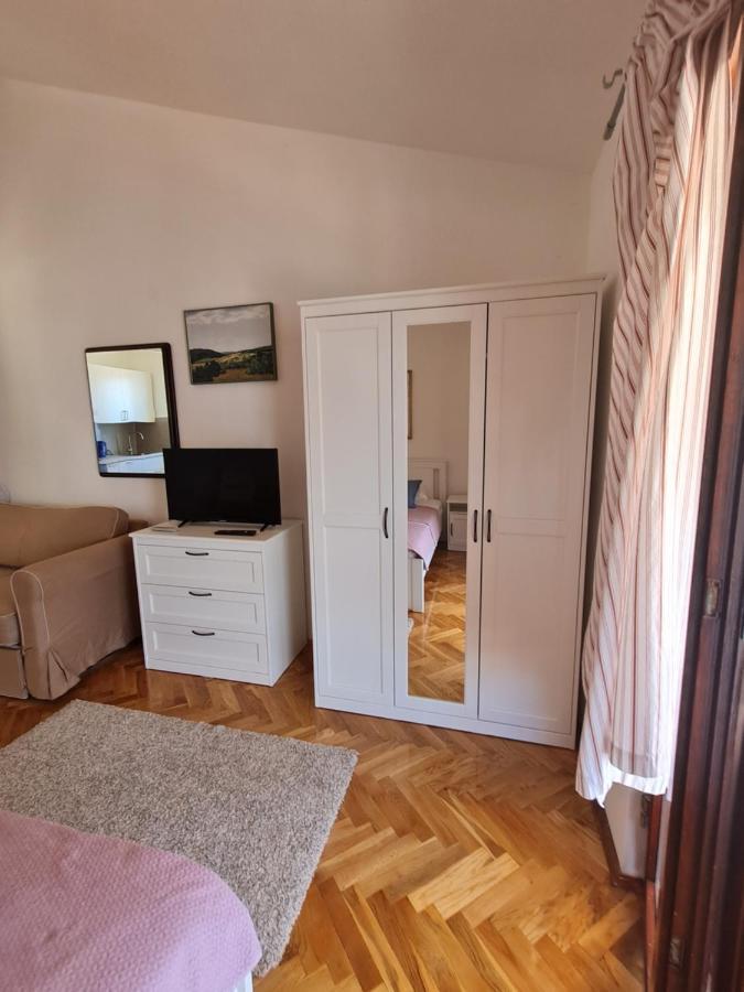 Apartments Apartmani Pintar Mimice Esterno foto
